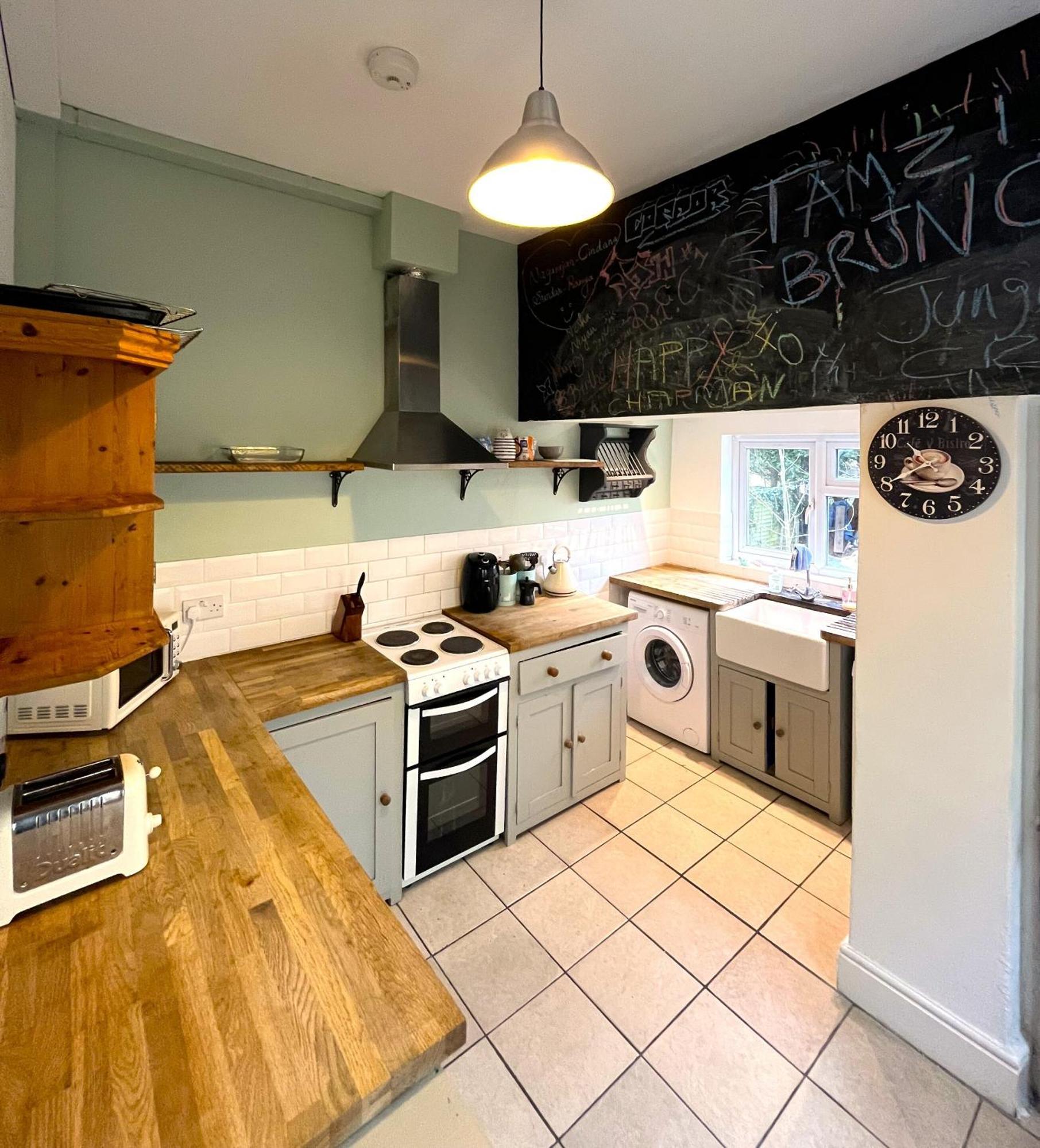 Charming Cottage Retreat With Garden - Sleeps 12 Бристол Екстериор снимка