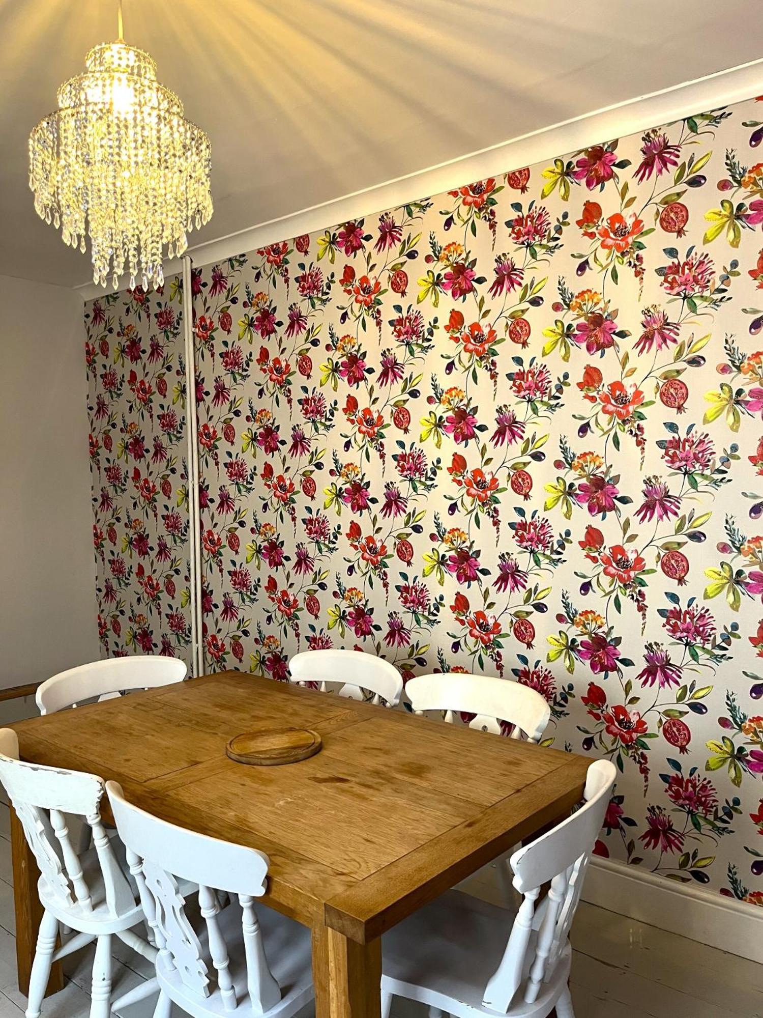 Charming Cottage Retreat With Garden - Sleeps 12 Бристол Екстериор снимка