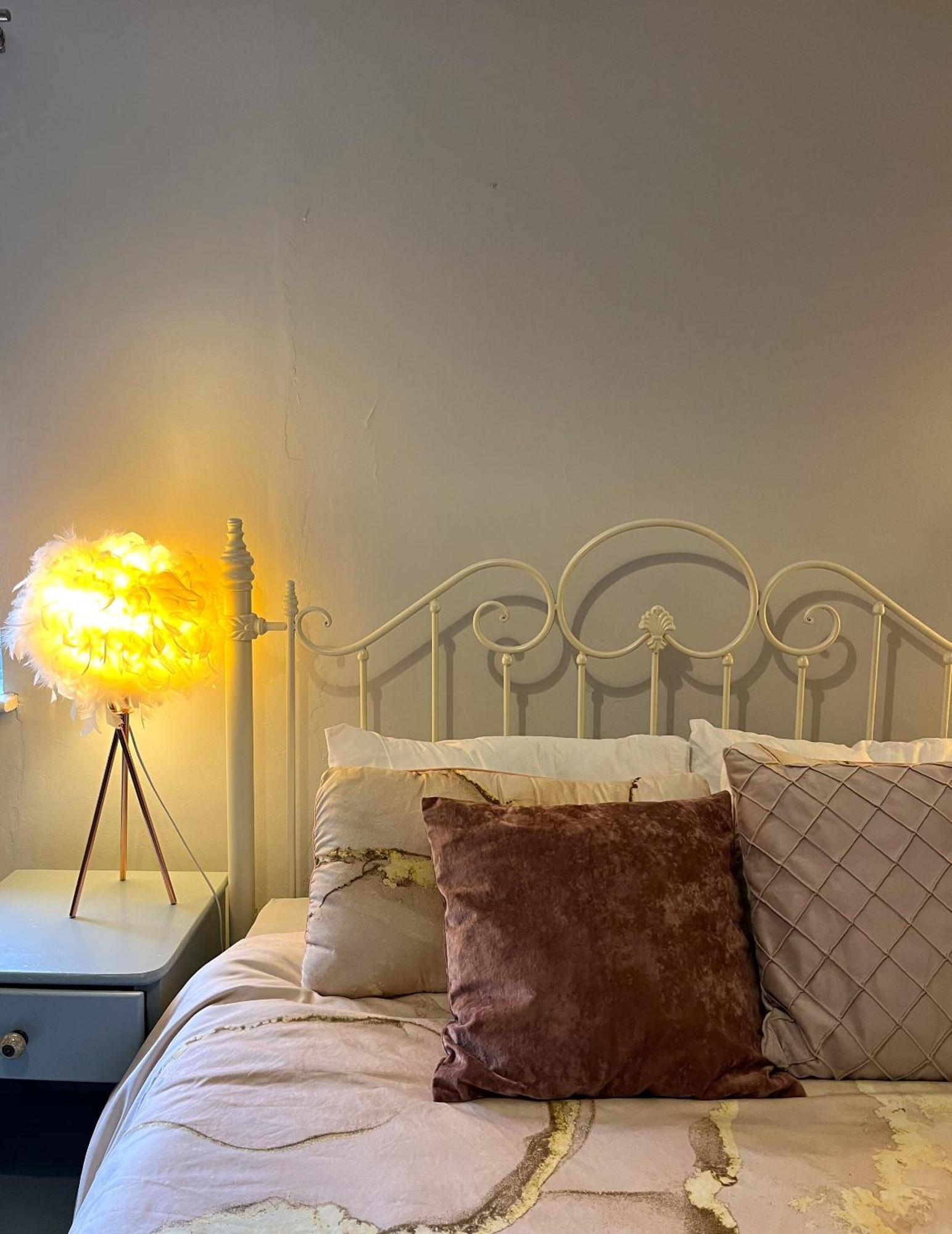 Charming Cottage Retreat With Garden - Sleeps 12 Бристол Екстериор снимка