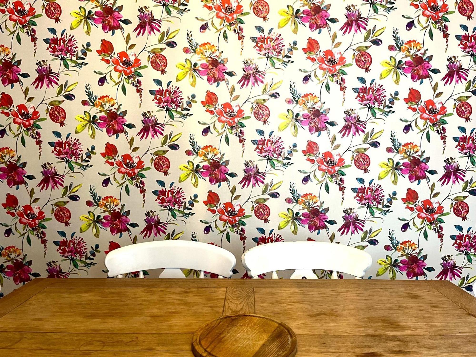 Charming Cottage Retreat With Garden - Sleeps 12 Бристол Екстериор снимка